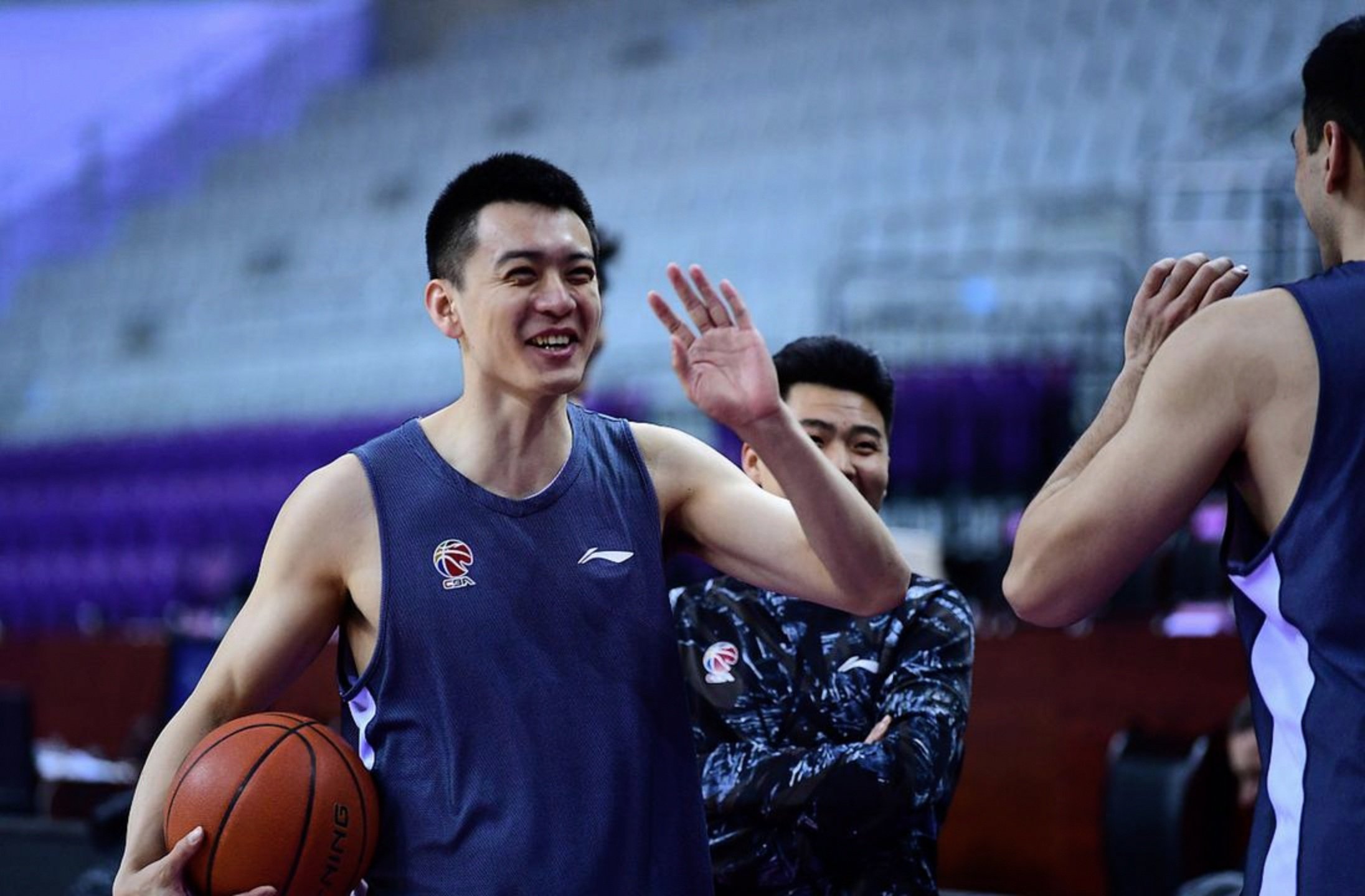 爱游戏全站今晚CBA常规赛传出新动向，那不勒斯外线爆发，管理层表态——质疑声仍在，控场能力受关注的简单介绍